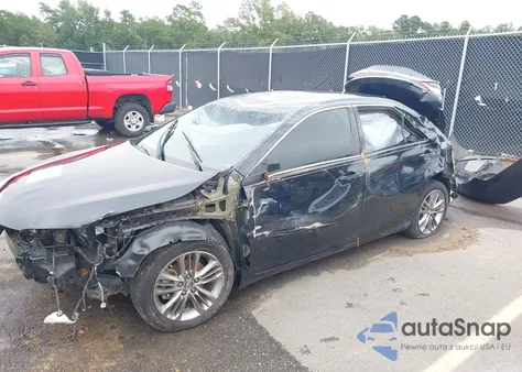 2015 Toyota Camry Se z USA, uszkodzony, nr VIN 4T1BF1FK7FU024783